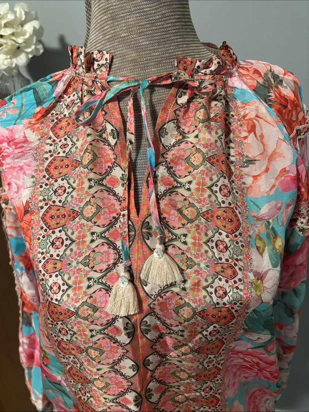 Johnny Was 100% Silk Rose Narcisa Pink Floral Split-Neck Long Sleeve Blouse - Picture 4 of 12